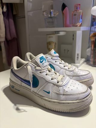 Nike Air Force blancas y azules