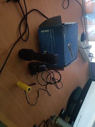 Linterna nightsearcher recargable de 600 lumes