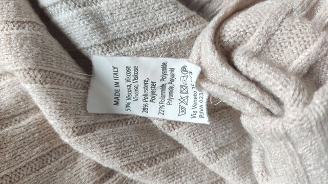 Jersey beige manga larga cropped larga cuello