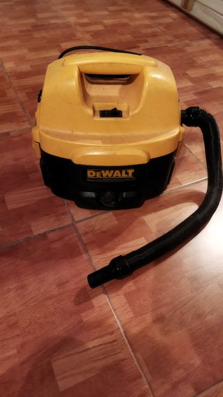 Aspiradora Sólidos y Líquidos DeWalt