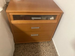 Juego de dos mesitas de noche 