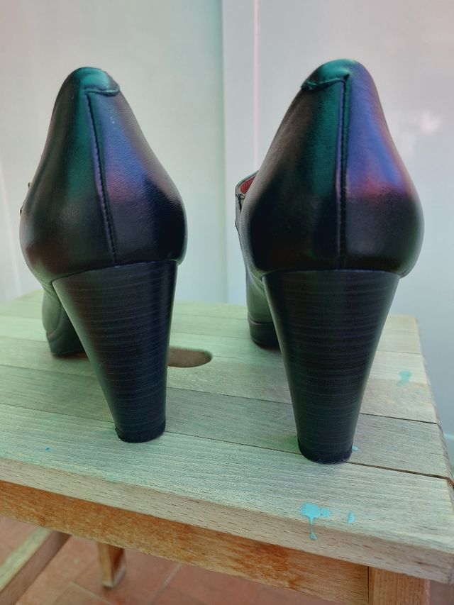 Zapatos de tacón negros