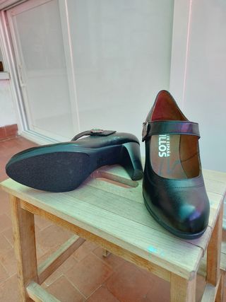 Zapatos de tacón negros