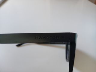 Gafas de sol hombre negras lentes moradas