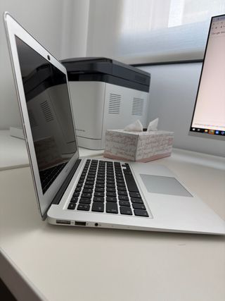 MacBook Air 2017 — 8 GB de RAM y 128 GB de almacen