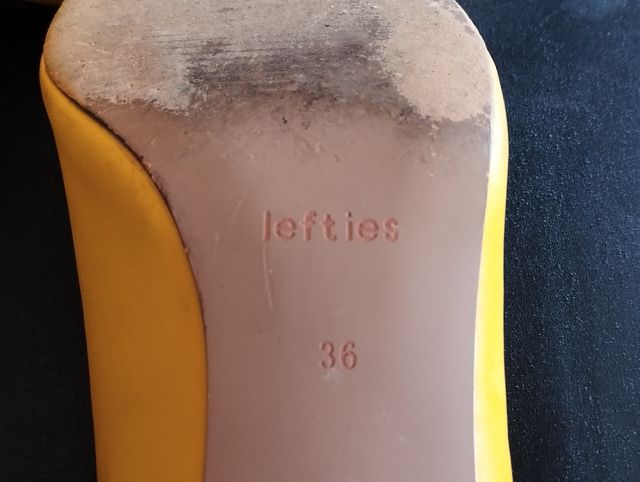 Zapatos amarillos talla 36.