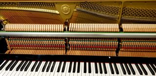 Piano Vertical Yamaha P112N-Silent + Banqueta