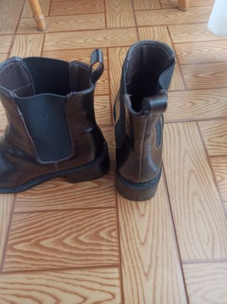 Botines de polipiel color marrón talla 38