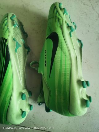 Bambas fútbol Nike verdes talla 38'5
