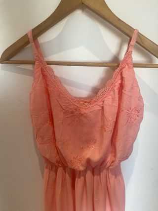 Vestido rosa con encaje