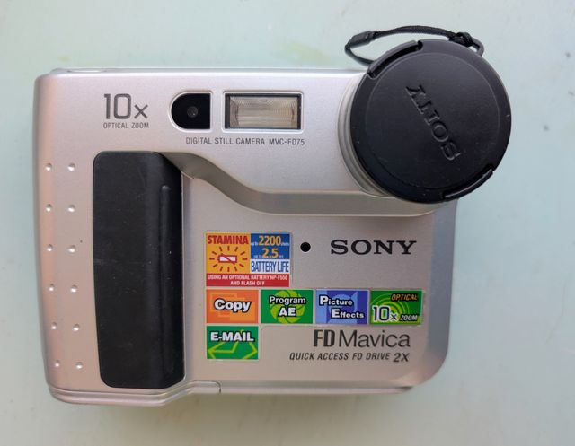 Sony FD MAVICA 2X zoom óptico 10x, modelo MVC-FD75