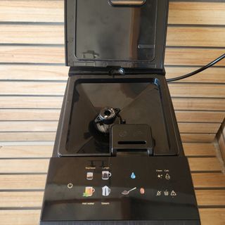 Cafetera Ufesa Sensazione Superautomática