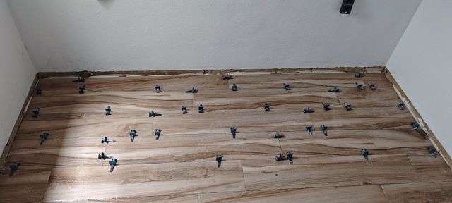 alicatados, colocacion de suelos, albañil, pladur!