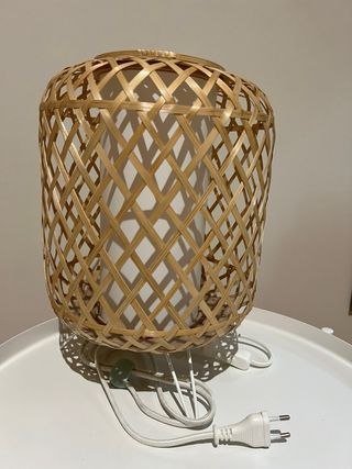 Lámpara de mesa de bambú