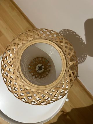 Lámpara de mesa de bambú