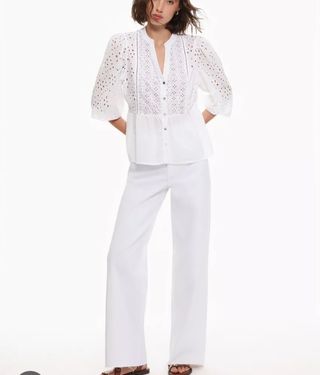 Blusa blanca nueva con detalles de bordado inglés.