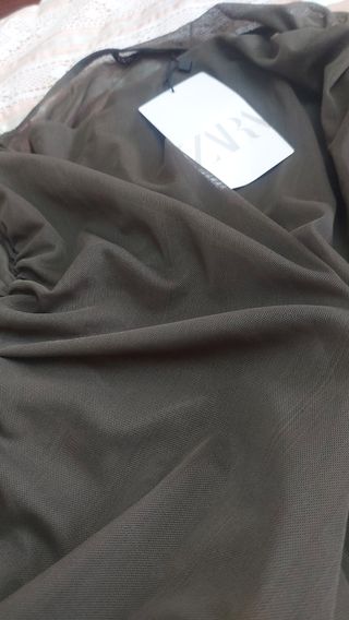 Body Zara verde oliva