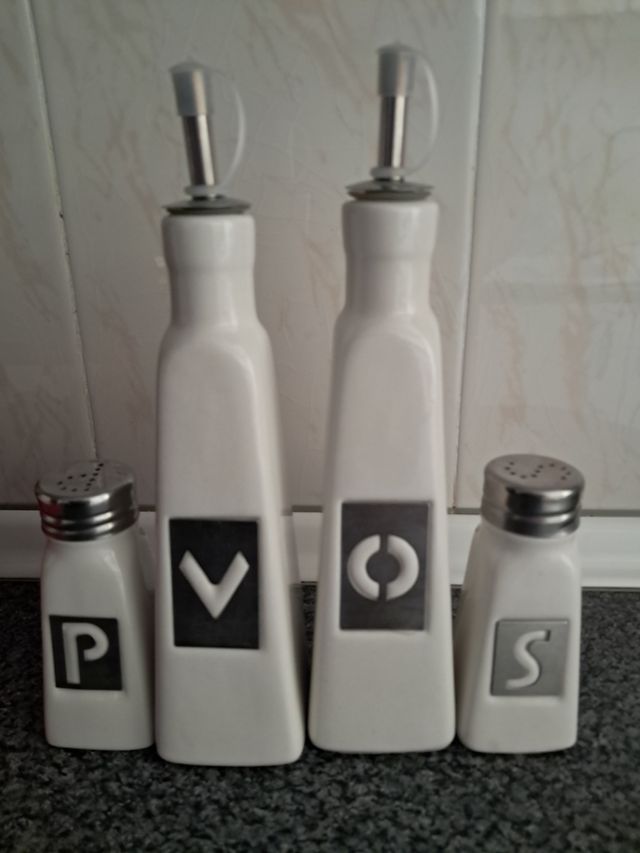 Aceitera, Vinagrera, salero y pimentero de Cerámic