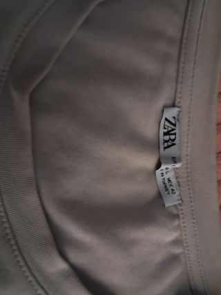 Camiseta manga corta de Zara talla 42