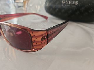 Gafas de sol Guess marrones y rosas