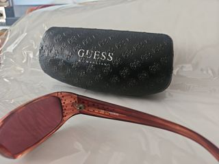 Gafas de sol Guess marrones y rosas