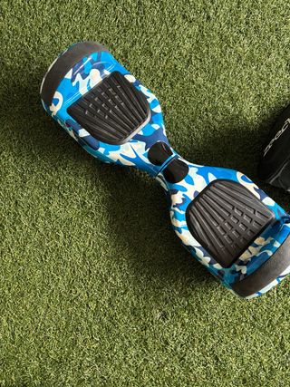 Hoveboard color azul con funda y dos cargadodores