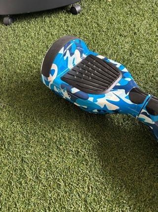 Hoveboard color azul con funda y dos cargadodores