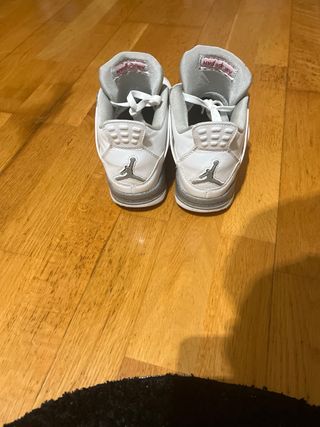 Zapatillas Air Jordan 4 Rojas y Blancas