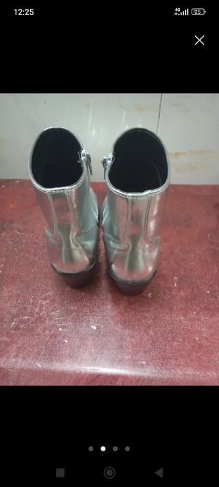 Botines plateados mujer