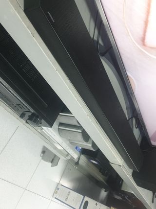 Barra de sonido con Subwoofer Samsung HW-Q600B 
