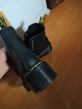 Dr. Martens Sinclair 40