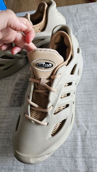 Zapatillas Adidas Adifom Beige Nuevas