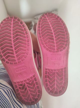 Sandalias Crocs niña rosa c13