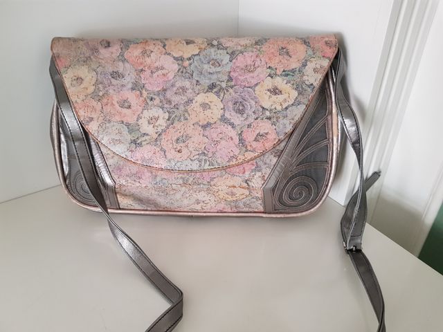 Bolso italiano de piel floral plata