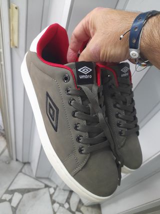 Sneakers Sportive firmate Umbro Alta qualità N41 