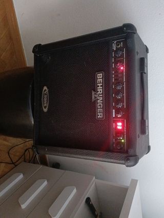 Amplificador Behringer V-TONE GMX110