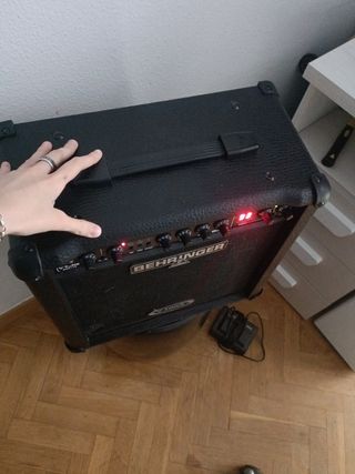 Amplificador Behringer V-TONE GMX110