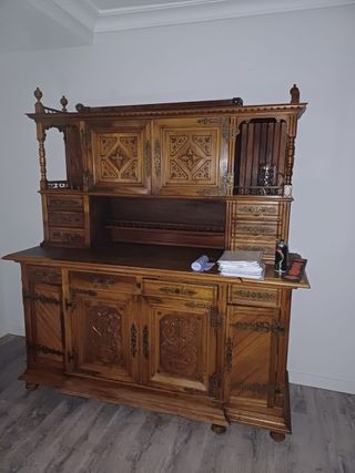 Mueble de madera y metal