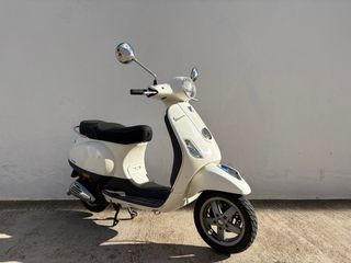 Vespa LX 50cc Blanca