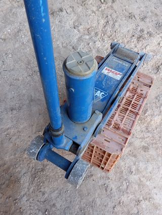 Gato hidráulico perfil bajo 4000 kg. Dinamarca