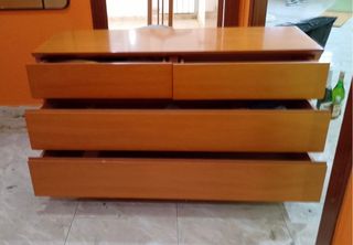 Cajonera de madera marrón