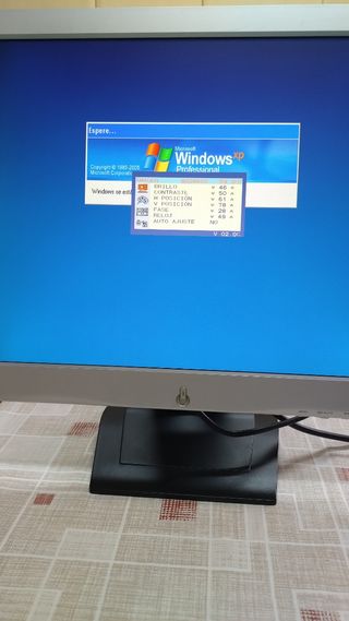 Monitor OKI 17" TFT-LCD modelo HL711A