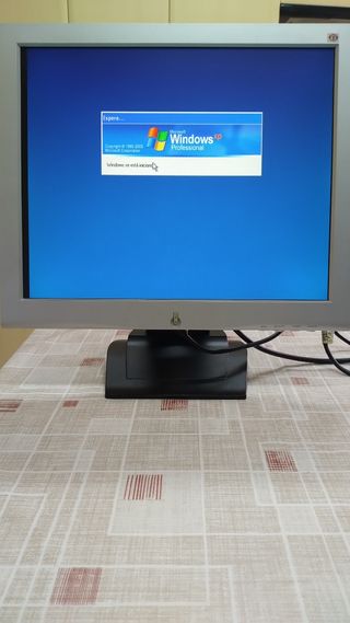 Monitor OKI 17" TFT-LCD modelo HL711A