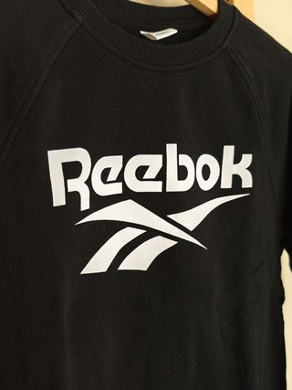 Sudadera Reebok negra