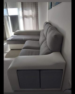 Sofa chaiselongue,con uso pero en buen estado.