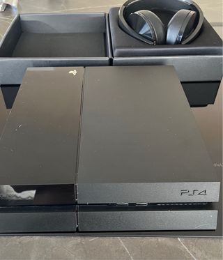 PS4 (PlayStation 4) Negra + Cascos + 9 Juegos