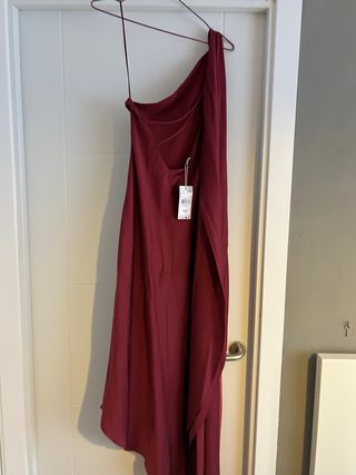 Vestido satén rojo fiesta