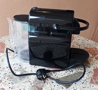 Cafetera Nespresso Inissia nueva