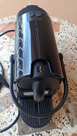 Cafetera Nespresso Inissia nueva