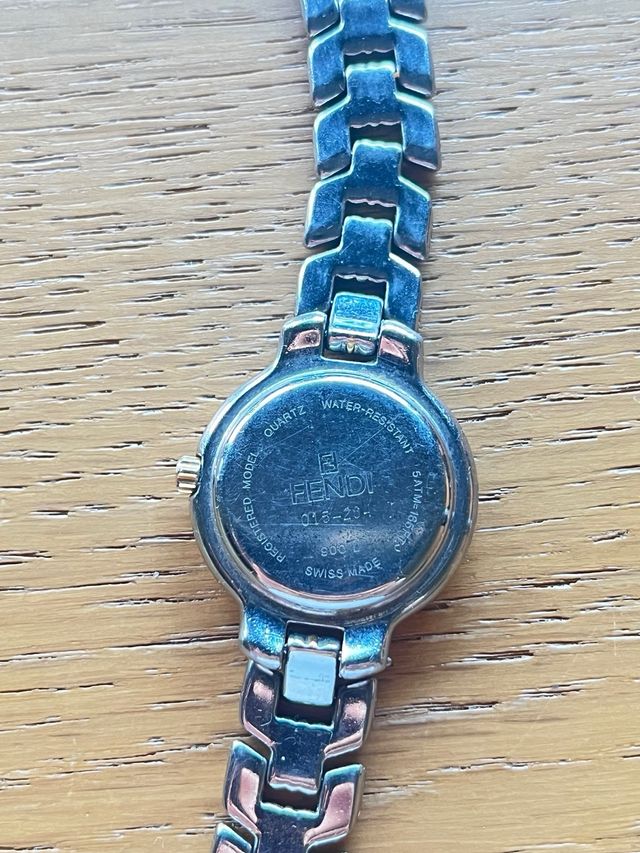 Reloj Fendi Mujer Oro y Plata -Usado